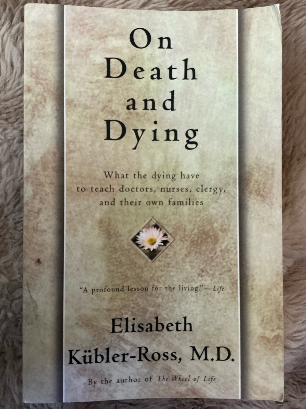 On Death and Dying Elisabeth Kübler-Ross MD Paperback Scribner Psychology